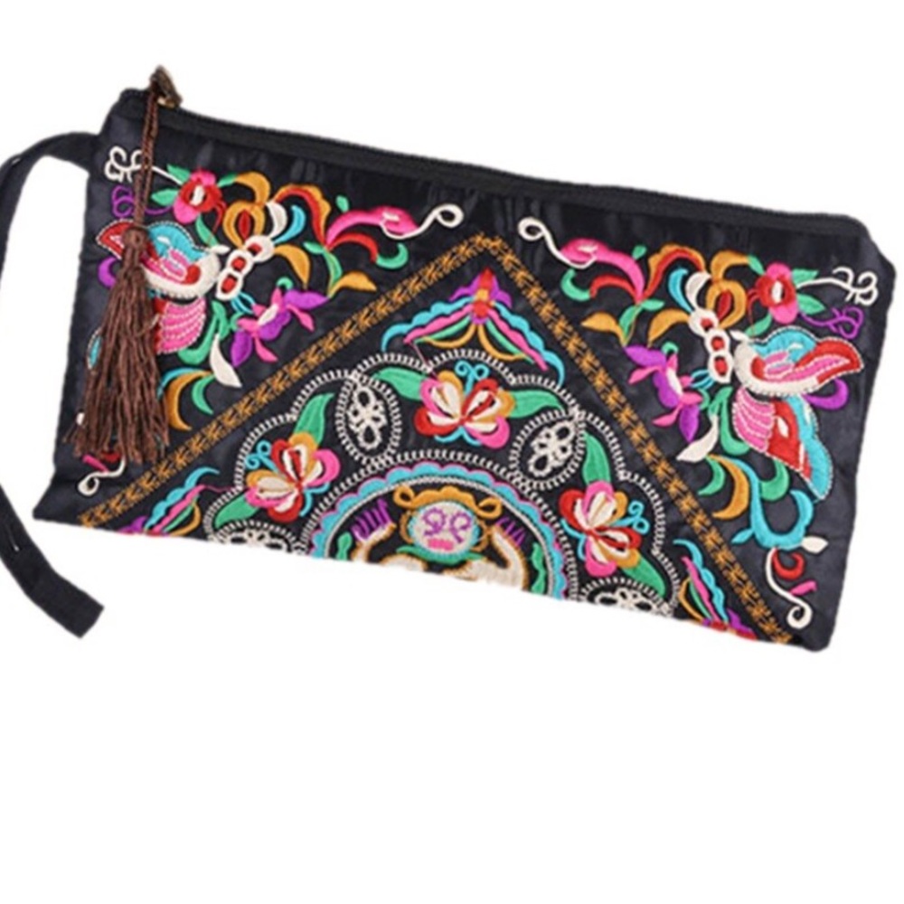 Embroidered hand bag - Picture 3 of 8